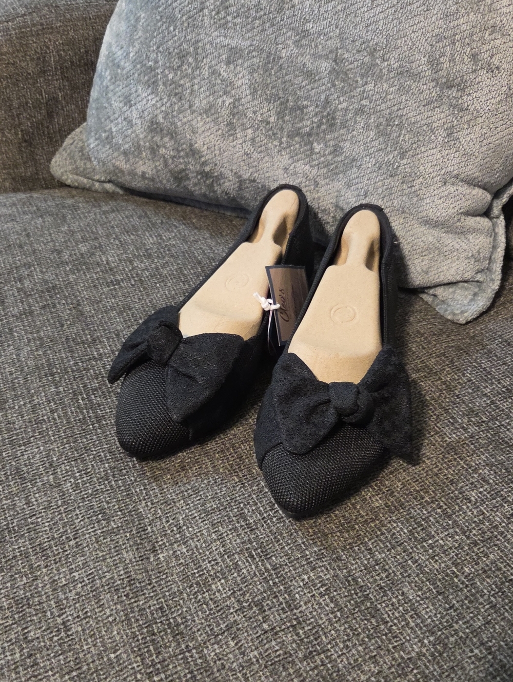 Skechers Black Bow Pointed-Toe Women's Flats